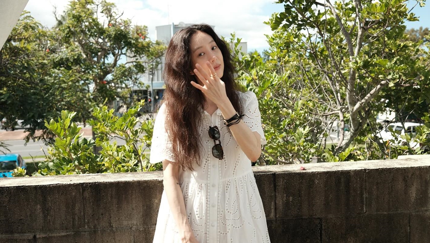 Nữ phụ phim "Tên tôi là Kim Sam Soon" trẻ trung ở tuổi 43, áp dụng phong cách tối giản vừa sành điệu vừa sang - Ảnh 5. Nữ phụ phim "Tên tôi là Kim Sam Soon" trẻ trung ở tuổi 43, áp dụng phong cách tối giản vừa sành điệu vừa sang - Ảnh 5.