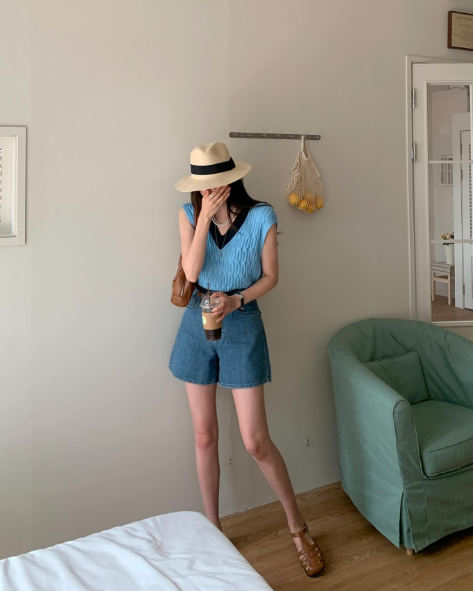 5 món thời trang phụ nữ trên 40 tuổi nên mặc đi du lịch để chụp hình "sống ảo" đẹp mãn nhãn - Ảnh 8. 5 món thời trang phụ nữ trên 40 tuổi nên mặc đi du lịch để chụp hình "sống ảo" đẹp mãn nhãn - Ảnh 8.
