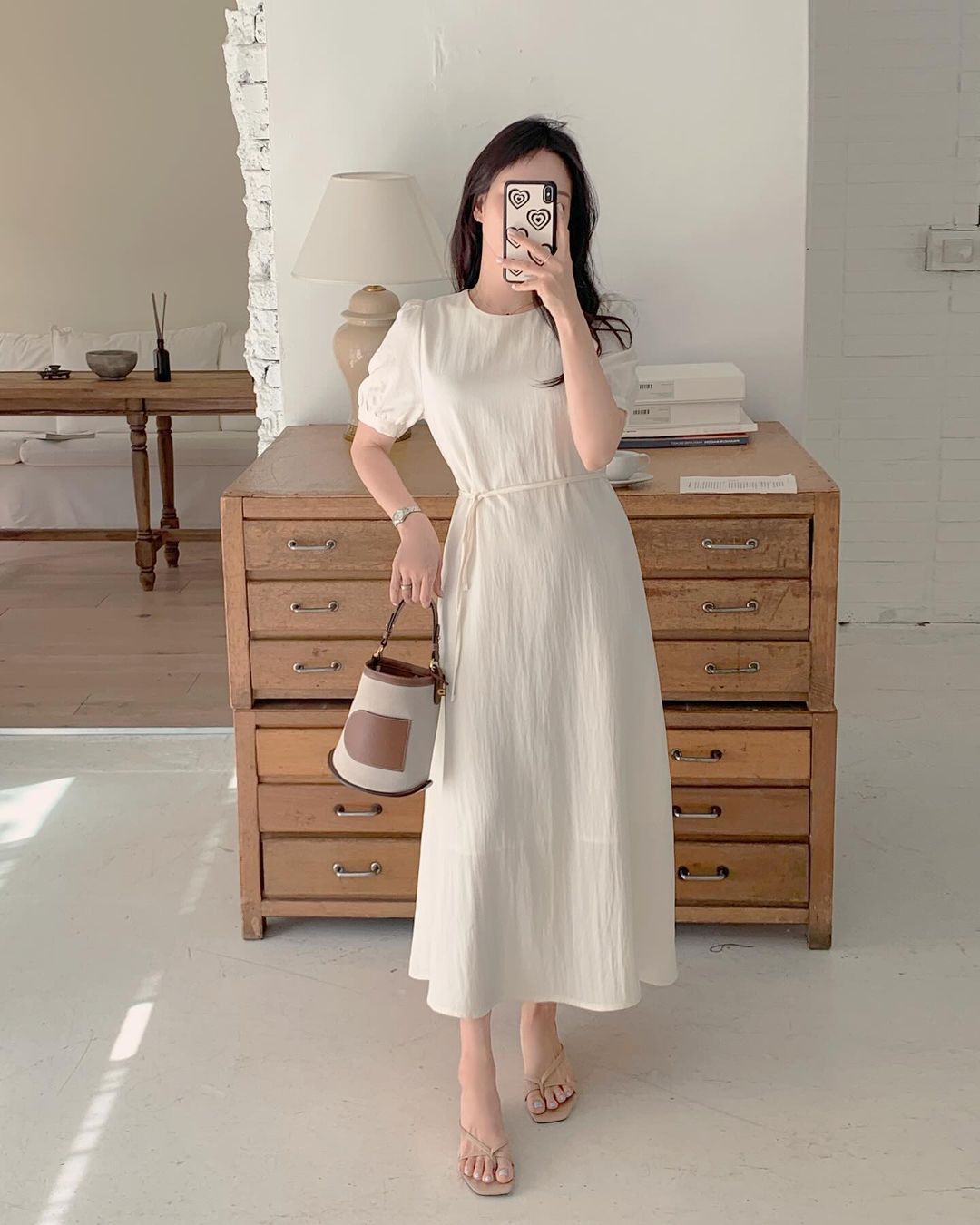 5 kiểu đầm chiết eo thon thả cho nàng eo bánh mì- Ảnh 6. 5 kiểu đầm chiết eo thon thả cho nàng eo bánh mì- Ảnh 6.